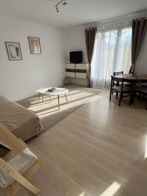 Petite Maison Cosy En Campagne Neuilly  Buitenkant foto